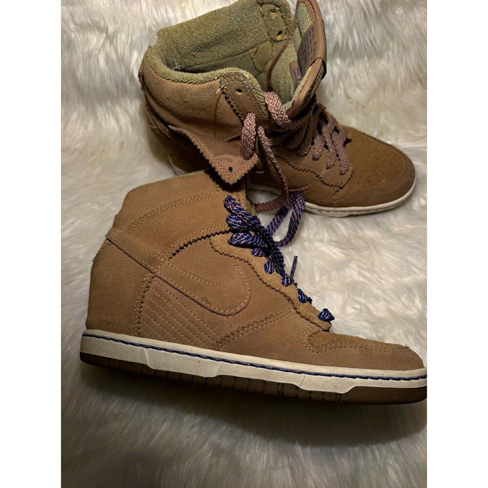 Nike Dunk Sky Hi Women's High-Top Athletic Sneaker Brown US 7.5 528899-201